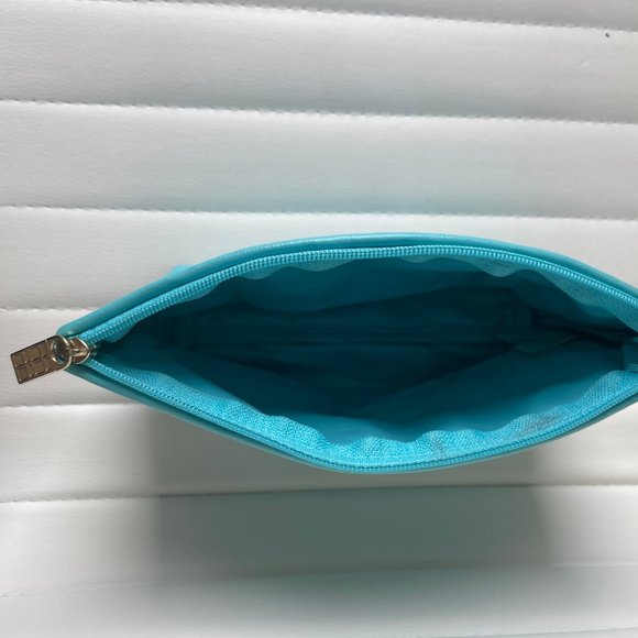 Elizabeth Arden small makeup pouch | 3 for $10 - Picture 2 of 2